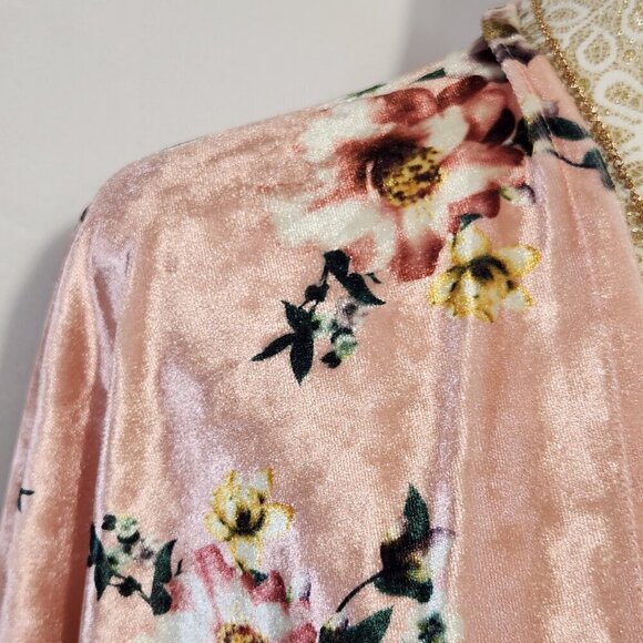 Do Everything in Love Women's One Size Velour Floral Kimono Cardigan Cover-Up - Picture 5 of 16